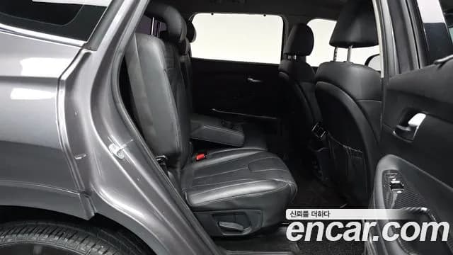 2019 Hyundai Santa Fe TM Gasoline 2.0T 2WD Sold VIN KMHS581ABKU097977 – interior seats 2019 Hyundai Santa Fe TM Gasoline 2.0T 2WD Sold VIN KMHS581ABKU097977 – interior seats
