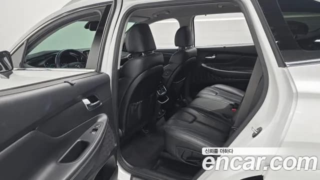 2019 Hyundai Santa Fe TM Gasoline 2.0T 2WD Sold VIN KMHS581ABKU098870 – rear exterior 2019 Hyundai Santa Fe TM Gasoline 2.0T 2WD Sold VIN KMHS581ABKU098870 – rear exterior