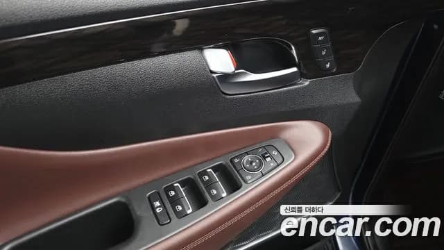 2019 Hyundai Santa Fe TM Gasoline 2.0T 2WD Sold VIN KMHS581ABKU175660 – exterior detail 2019 Hyundai Santa Fe TM Gasoline 2.0T 2WD Sold VIN KMHS581ABKU175660 – exterior detail