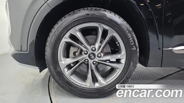2020 Hyundai Santa Fe TM Gasoline 2.0T 2WD Sold VIN KMHS581ABLU190829 – trunk area 2020 Hyundai Santa Fe TM Gasoline 2.0T 2WD Sold VIN KMHS581ABLU190829 – trunk area