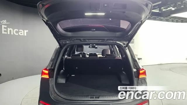 2019 Hyundai Santa Fe TM Gasoline 2.0T 4WD Sold VIN KMHS581ADKU134035 – exterior detail 2019 Hyundai Santa Fe TM Gasoline 2.0T 4WD Sold VIN KMHS581ADKU134035 – exterior detail