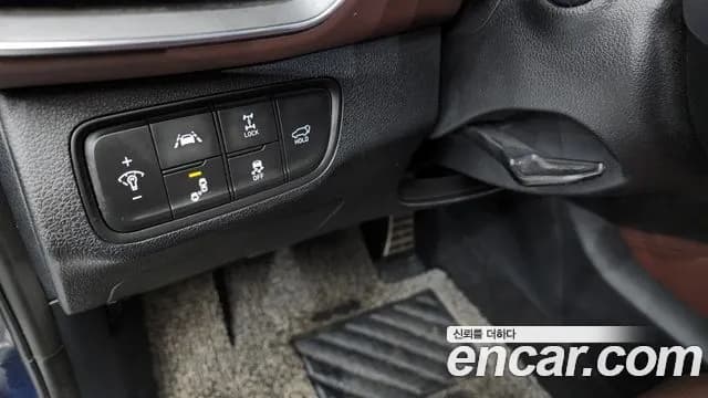 2020 Hyundai Santa Fe TM Gasoline 2.0T 4WD Sold VIN KMHS581ADLU193296 – interior seats 2020 Hyundai Santa Fe TM Gasoline 2.0T 4WD Sold VIN KMHS581ADLU193296 – interior seats