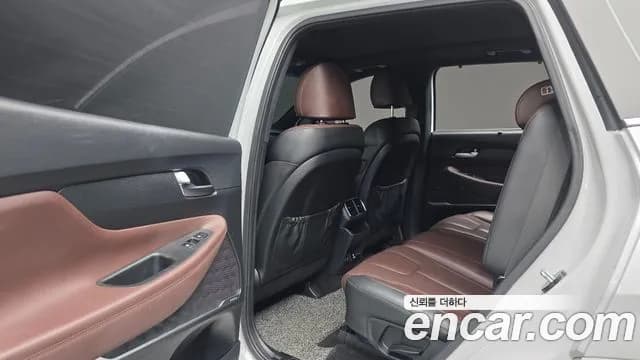 2019 Hyundai Santa Fe TM Diesel 2.0 2WD Sold VIN KMHS581BBKU107982 – exterior detail 2019 Hyundai Santa Fe TM Diesel 2.0 2WD Sold VIN KMHS581BBKU107982 – exterior detail
