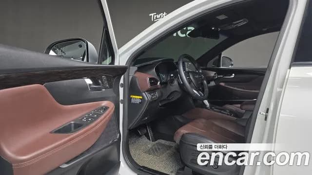 2019 Hyundai Santa Fe TM Diesel 2.0 2WD Sold VIN KMHS581BBKU107982 – trunk area 2019 Hyundai Santa Fe TM Diesel 2.0 2WD Sold VIN KMHS581BBKU107982 – trunk area