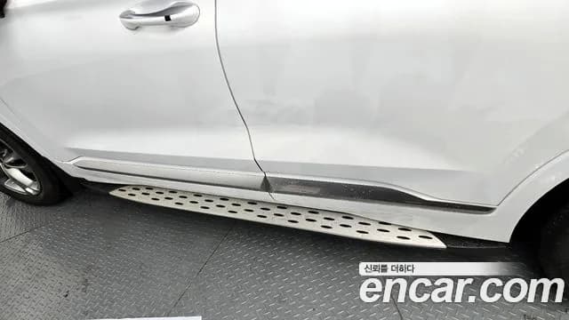 2019 Hyundai Santa Fe TM Diesel 2.2 2WD Sold VIN KMHS581CBKU086974 – trunk area 2019 Hyundai Santa Fe TM Diesel 2.2 2WD Sold VIN KMHS581CBKU086974 – trunk area