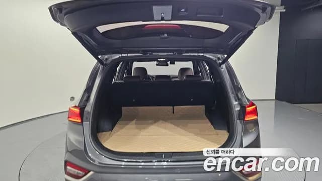 2019 Hyundai Santa Fe TM Diesel 2.2 2WD Sold VIN KMHS581CBKU116032 – trunk area 2019 Hyundai Santa Fe TM Diesel 2.2 2WD Sold VIN KMHS581CBKU116032 – trunk area