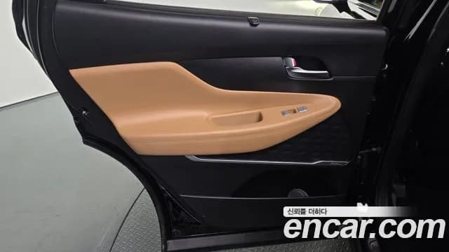 2021 Hyundai The New Santa Fe Diesel 2.2 2WD Sold VIN KMHS581HGMU341044 – trunk area 2021 Hyundai The New Santa Fe Diesel 2.2 2WD Sold VIN KMHS581HGMU341044 – trunk area