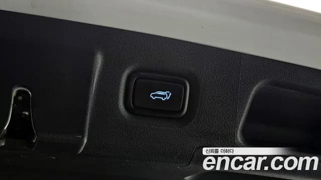 2021 Hyundai The New Santa Fe Gasoline 2.5T 4WD Sold VIN KMHS581LHMU385057 – trunk area 2021 Hyundai The New Santa Fe Gasoline 2.5T 4WD Sold VIN KMHS581LHMU385057 – trunk area