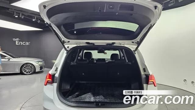 2022 Hyundai The New Santa Fe Gasoline 2.5T 4WD Sold VIN KMHS581LHNU428257 – trunk area 2022 Hyundai The New Santa Fe Gasoline 2.5T 4WD Sold VIN KMHS581LHNU428257 – trunk area