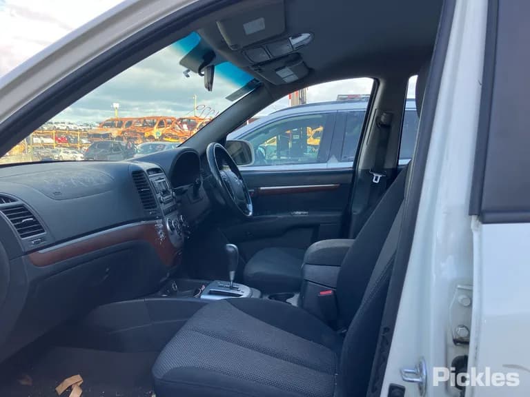 2007 Hyundai Santa Fe Used VIN KMHSG81WR8U290261 – engine bay 2007 Hyundai Santa Fe Used VIN KMHSG81WR8U290261 – engine bay