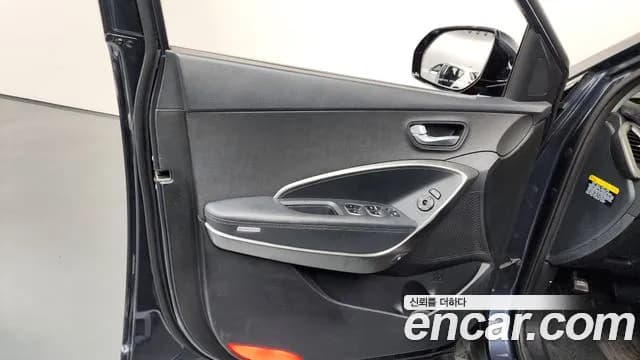 2018 Hyundai The New Maxcruz Diesel 2.2 2WD Sold VIN KMHSN81XBJU294682 – exterior detail 2018 Hyundai The New Maxcruz Diesel 2.2 2WD Sold VIN KMHSN81XBJU294682 – exterior detail
