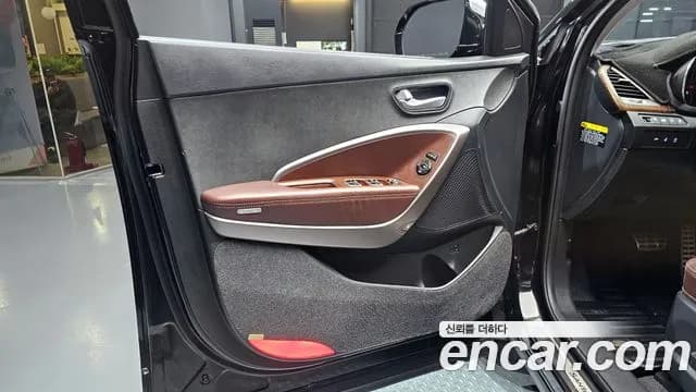 2017 Hyundai Santa Fe The Prime Diesel 2.0 2WD Sold VIN KMHSW81UBHU745993 – front exterior 2017 Hyundai Santa Fe The Prime Diesel 2.0 2WD Sold VIN KMHSW81UBHU745993 – front exterior