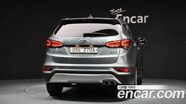 2017 Hyundai Santa Fe The Prime Diesel 2.0 2WD Sold VIN KMHSW81UBHU759065 – interior seats 2017 Hyundai Santa Fe The Prime Diesel 2.0 2WD Sold VIN KMHSW81UBHU759065 – interior seats