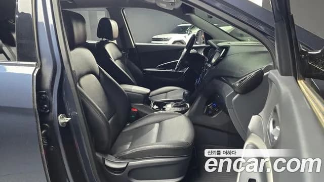 2018 Hyundai Santa Fe The Prime Diesel 2.0 2WD Sold VIN KMHSW81UBJU845764 – trunk area 2018 Hyundai Santa Fe The Prime Diesel 2.0 2WD Sold VIN KMHSW81UBJU845764 – trunk area