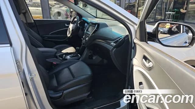 2017 Hyundai Santa Fe The Prime Diesel 2.0 4WD Sold VIN KMHSW81UDHU738811 – photo 16 2017 Hyundai Santa Fe The Prime Diesel 2.0 4WD Sold VIN KMHSW81UDHU738811 – photo 16