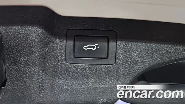 2017 Hyundai Santa Fe The Prime Diesel 2.0 4WD Sold VIN KMHSW81UDHU769606 – front exterior 2017 Hyundai Santa Fe The Prime Diesel 2.0 4WD Sold VIN KMHSW81UDHU769606 – front exterior