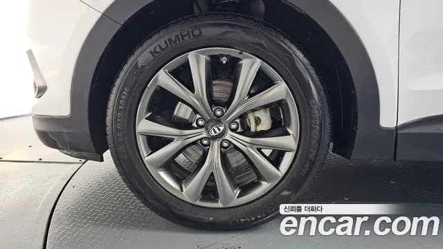 2017 Hyundai Santa Fe The Prime Diesel 2.0 4WD Sold VIN KMHSW81UDHU769606 – exterior detail 2017 Hyundai Santa Fe The Prime Diesel 2.0 4WD Sold VIN KMHSW81UDHU769606 – exterior detail
