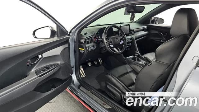 2019 Hyundai Veloster (JS) 2.0 N Sold VIN KMHT361HAKU000938 – trunk area 2019 Hyundai Veloster (JS) 2.0 N Sold VIN KMHT361HAKU000938 – trunk area