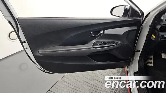 2019 Hyundai Veloster (JS) 2.0 N Sold VIN KMHT361HAKU001237 – front exterior 2019 Hyundai Veloster (JS) 2.0 N Sold VIN KMHT361HAKU001237 – front exterior