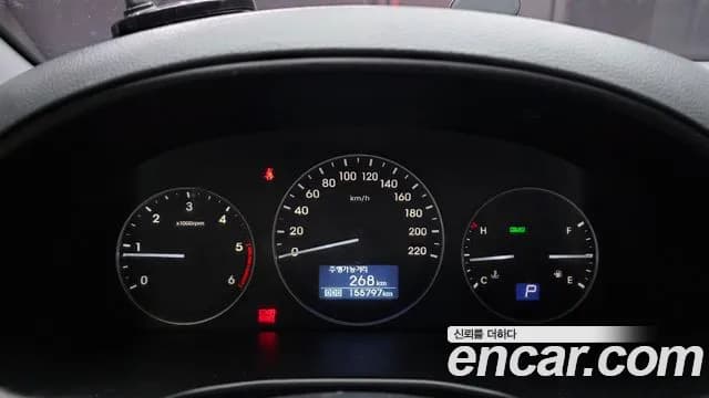 2018 Hyundai The New Grand Starex Urban 9-Seater Sold VIN KMHWG81KBJU988119 – exterior detail 2018 Hyundai The New Grand Starex Urban 9-Seater Sold VIN KMHWG81KBJU988119 – exterior detail