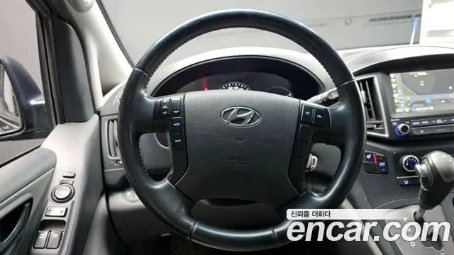 2019 Hyundai The New Grand Starex Urban 9-Seater Sold VIN KMHWG81KBKU043806 – exterior detail 2019 Hyundai The New Grand Starex Urban 9-Seater Sold VIN KMHWG81KBKU043806 – exterior detail