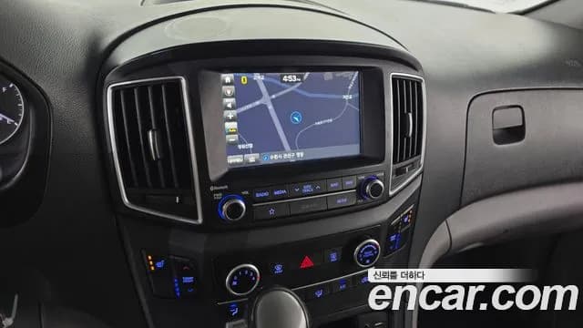 2019 Hyundai The New Grand Starex Urban 9-Seater Sold VIN KMHWG81KBKU044559 – exterior detail 2019 Hyundai The New Grand Starex Urban 9-Seater Sold VIN KMHWG81KBKU044559 – exterior detail