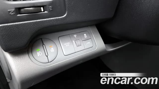 2018 Hyundai The New Grand Starex Urban 9-Seater Sold VIN KMHWH81KBJU979232 – interior seats 2018 Hyundai The New Grand Starex Urban 9-Seater Sold VIN KMHWH81KBJU979232 – interior seats