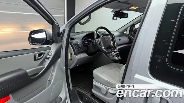 2018 Hyundai The New Grand Starex Urban 9-Seater Sold VIN KMHWH81KBJU979232 – exterior detail 2018 Hyundai The New Grand Starex Urban 9-Seater Sold VIN KMHWH81KBJU979232 – exterior detail
