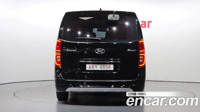 2019 Hyundai The New Grand Starex Limousine Sold VIN KMHWK81KBKU017063 – front exterior 2019 Hyundai The New Grand Starex Limousine Sold VIN KMHWK81KBKU017063 – front exterior