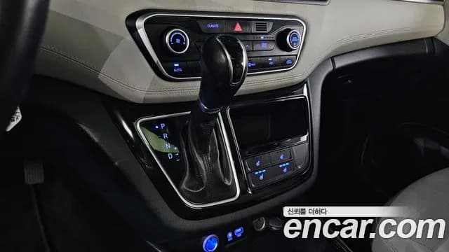 2019 Hyundai The New Grand Starex Limousine Sold VIN KMHWK81KBKU017063 – rear exterior 2019 Hyundai The New Grand Starex Limousine Sold VIN KMHWK81KBKU017063 – rear exterior