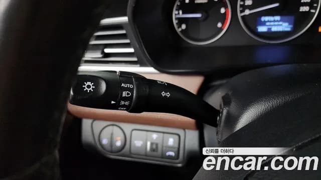 2019 Hyundai The New Grand Starex Urban 9-Seater Sold VIN KMHWK81KBKU024061 – undercarriage 2019 Hyundai The New Grand Starex Urban 9-Seater Sold VIN KMHWK81KBKU024061 – undercarriage