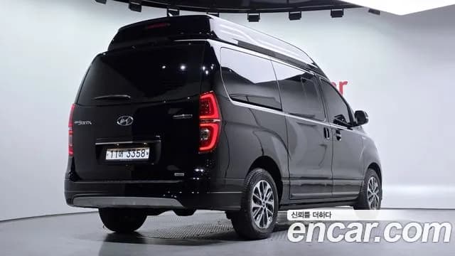 2019 Hyundai The New Grand Starex 4WD Limousine Sold VIN KMHWK81KDKU088150 – trunk area 2019 Hyundai The New Grand Starex 4WD Limousine Sold VIN KMHWK81KDKU088150 – trunk area