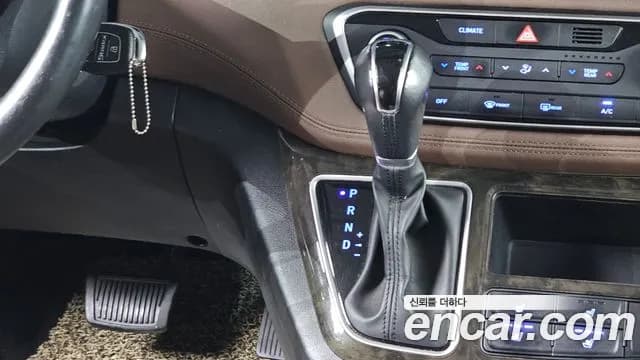 2019 Hyundai The New Grand Starex 4WD Urban 9-Seater Sold VIN KMHWK81KDKU090752 – trunk area 2019 Hyundai The New Grand Starex 4WD Urban 9-Seater Sold VIN KMHWK81KDKU090752 – trunk area