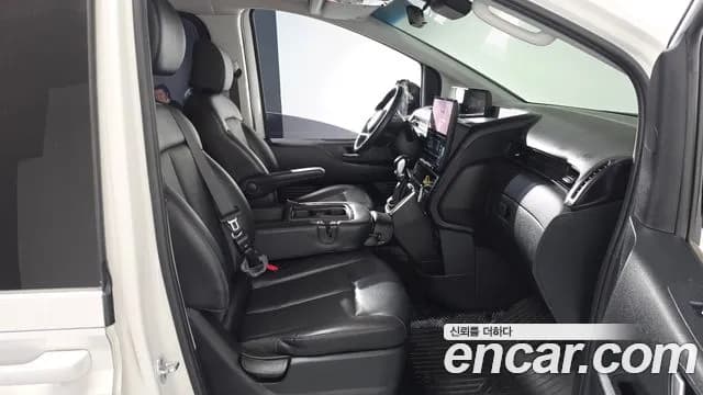 2022 Hyundai Staria Tourer 9-Seater Sold VIN KMHYA811BNU050101 – trunk area 2022 Hyundai Staria Tourer 9-Seater Sold VIN KMHYA811BNU050101 – trunk area