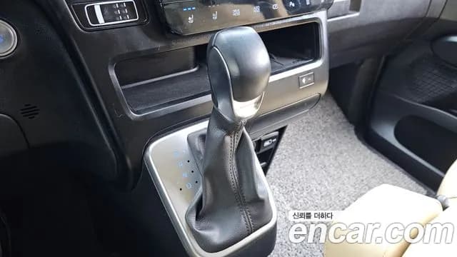 2022 Hyundai Staria 4WD Camper Sold VIN KMHYA811DNU022627 – interior seats 2022 Hyundai Staria 4WD Camper Sold VIN KMHYA811DNU022627 – interior seats