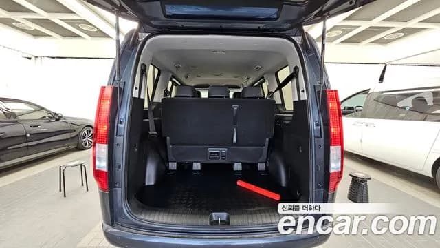 2023 Hyundai Staria 4WD Tourer 9-Seater Sold VIN KMHYA811DPU128189 – trunk area 2023 Hyundai Staria 4WD Tourer 9-Seater Sold VIN KMHYA811DPU128189 – trunk area