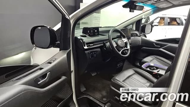 2024 Hyundai Staria 4WD Lounge 9-Seater Sold VIN KMHYB811DRU167431 – rear exterior 2024 Hyundai Staria 4WD Lounge 9-Seater Sold VIN KMHYB811DRU167431 – rear exterior