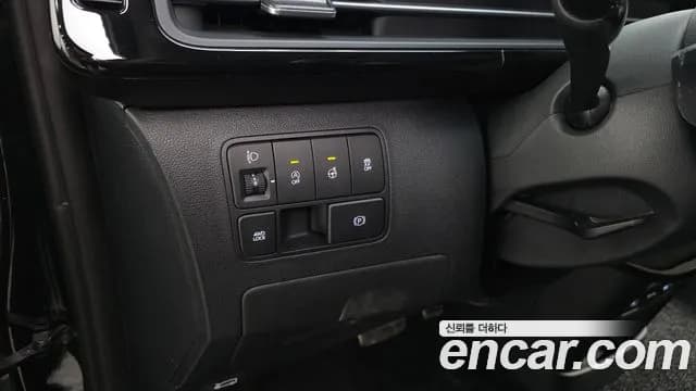2024 Hyundai Staria 4WD Lounge 9-Seater Sold VIN KMHYB811DRU177394 – rear exterior 2024 Hyundai Staria 4WD Lounge 9-Seater Sold VIN KMHYB811DRU177394 – rear exterior