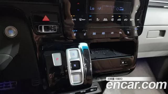 2024 Hyundai Staria L3.5 Lounge 7-Seater Sold VIN KMHYD813BRU158979 – rear exterior 2024 Hyundai Staria L3.5 Lounge 7-Seater Sold VIN KMHYD813BRU158979 – rear exterior