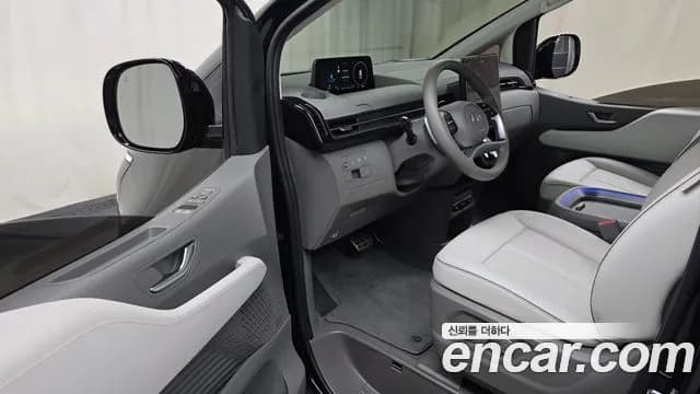 2025 Hyundai Staria HEV 1.6 Lounge 7-Seater Sold VIN KMHYD81ABSU000178 – photo 13 2025 Hyundai Staria HEV 1.6 Lounge 7-Seater Sold VIN KMHYD81ABSU000178 – photo 13