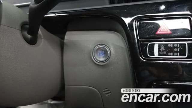 2025 Hyundai Staria HEV 1.6 Lounge 7-Seater Sold VIN KMHYD81ABSU001753 – photo 11 2025 Hyundai Staria HEV 1.6 Lounge 7-Seater Sold VIN KMHYD81ABSU001753 – photo 11