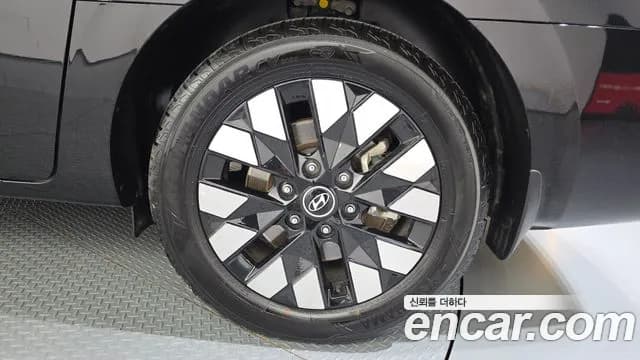 2025 Hyundai Staria HEV 1.6 Lounge 7-Seater Sold VIN KMHYD81ABSU006992 – exterior detail 2025 Hyundai Staria HEV 1.6 Lounge 7-Seater Sold VIN KMHYD81ABSU006992 – exterior detail