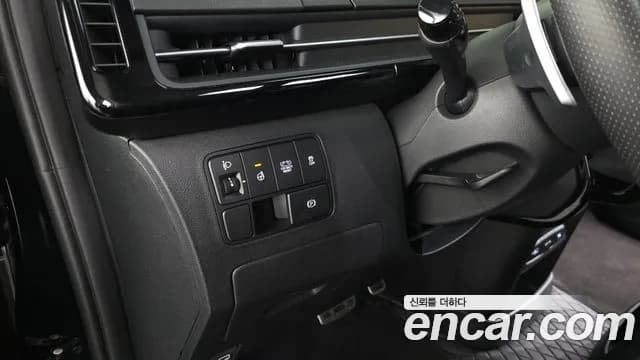 2025 Hyundai Staria HEV 1.6 Lounge 7-Seater Sold VIN KMHYD81ABSU006992 – undercarriage 2025 Hyundai Staria HEV 1.6 Lounge 7-Seater Sold VIN KMHYD81ABSU006992 – undercarriage
