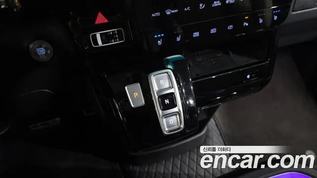 2025 Hyundai Staria HEV 1.6 Lounge 7-Seater Sold VIN KMHYD81ABSU006992 – trunk area 2025 Hyundai Staria HEV 1.6 Lounge 7-Seater Sold VIN KMHYD81ABSU006992 – trunk area