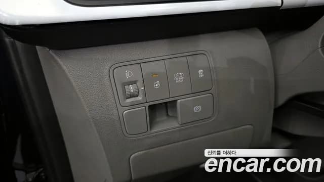 2025 Hyundai Staria HEV 1.6 Lounge 7-Seater Sold VIN KMHYD81ABSU008042 – rear exterior 2025 Hyundai Staria HEV 1.6 Lounge 7-Seater Sold VIN KMHYD81ABSU008042 – rear exterior