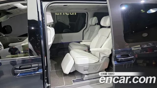 2025 Hyundai Staria HEV 1.6 Lounge 7-Seater Sold VIN KMHYD81ABSU008042 – photo 12 2025 Hyundai Staria HEV 1.6 Lounge 7-Seater Sold VIN KMHYD81ABSU008042 – photo 12