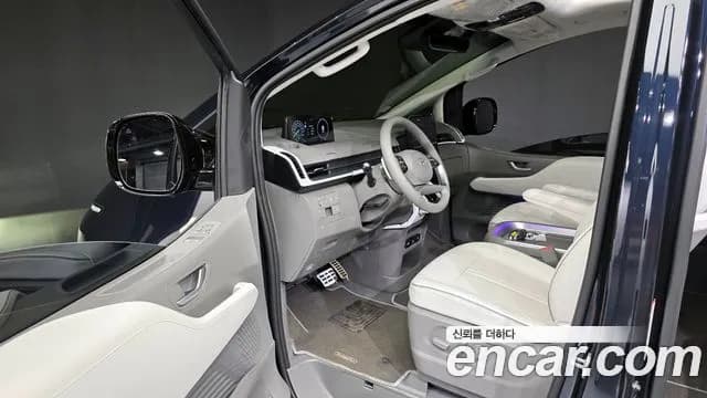 2025 Hyundai Staria HEV 1.6 Lounge 7-Seater Sold VIN KMHYD81ABSU008042 – photo 13 2025 Hyundai Staria HEV 1.6 Lounge 7-Seater Sold VIN KMHYD81ABSU008042 – photo 13
