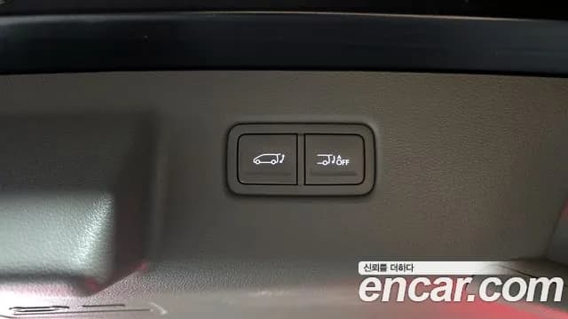 2025 Hyundai Staria HEV 1.6 Lounge 7-Seater Sold VIN KMHYD81ABSU008042 – photo 18 2025 Hyundai Staria HEV 1.6 Lounge 7-Seater Sold VIN KMHYD81ABSU008042 – photo 18