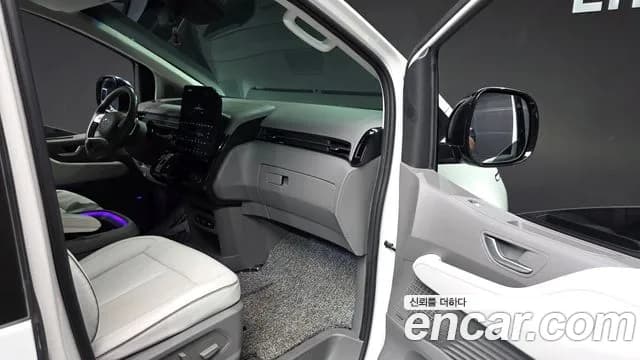 2022 Hyundai Staria 4WD Lounge 9-Seater Sold VIN KMHYF811DNU041982 – rear exterior 2022 Hyundai Staria 4WD Lounge 9-Seater Sold VIN KMHYF811DNU041982 – rear exterior