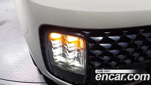 2022 Hyundai Staria 4WD Lounge 9-Seater Sold VIN KMHYF811DNU041982 – exterior detail 2022 Hyundai Staria 4WD Lounge 9-Seater Sold VIN KMHYF811DNU041982 – exterior detail